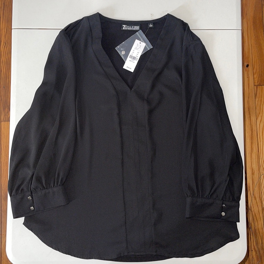 NWT NY & Co Woman’s Blouse Size Medium